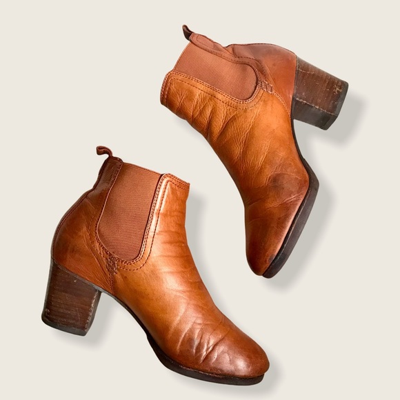 Frye Stella Chelsea Short Cognac Leather AnkleBoot - Picture 11 of 16